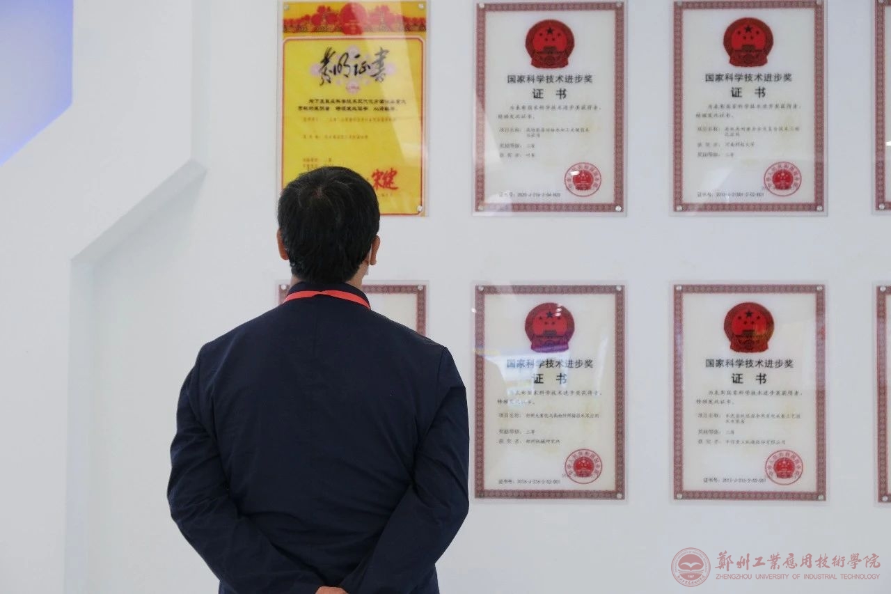 英国上市公司365